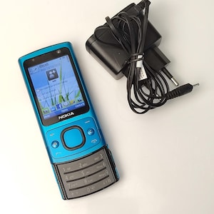 Vintage Nokia 6700 mobiele telefoon - Retro minitelefoon Mobiel, Y2K mobiele telefoon Collectible, back-uptelefoon Stalen behuizing mobiele telefoon blauw