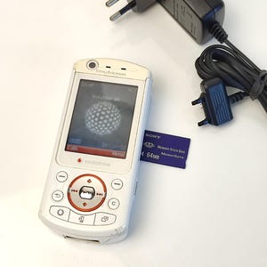 Sony Ericsson W900i Walkman Phone – Vintage 3G Music Slider Phone with 2MP Camera Tested/Working