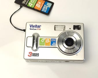 Camera Vivitar ViviCam 3720 3MP Digital Camera - Silver y2k compact camera pocket 3 megapixels Vivitar ViviCam