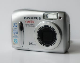 OLYMPUS Camedia C-370 Zoom Vintage Silver Digital Compact Camera for Parts/Repair