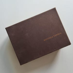 Caja de almacenamiento vacía de cartón marrón BOTTEGA VENETA