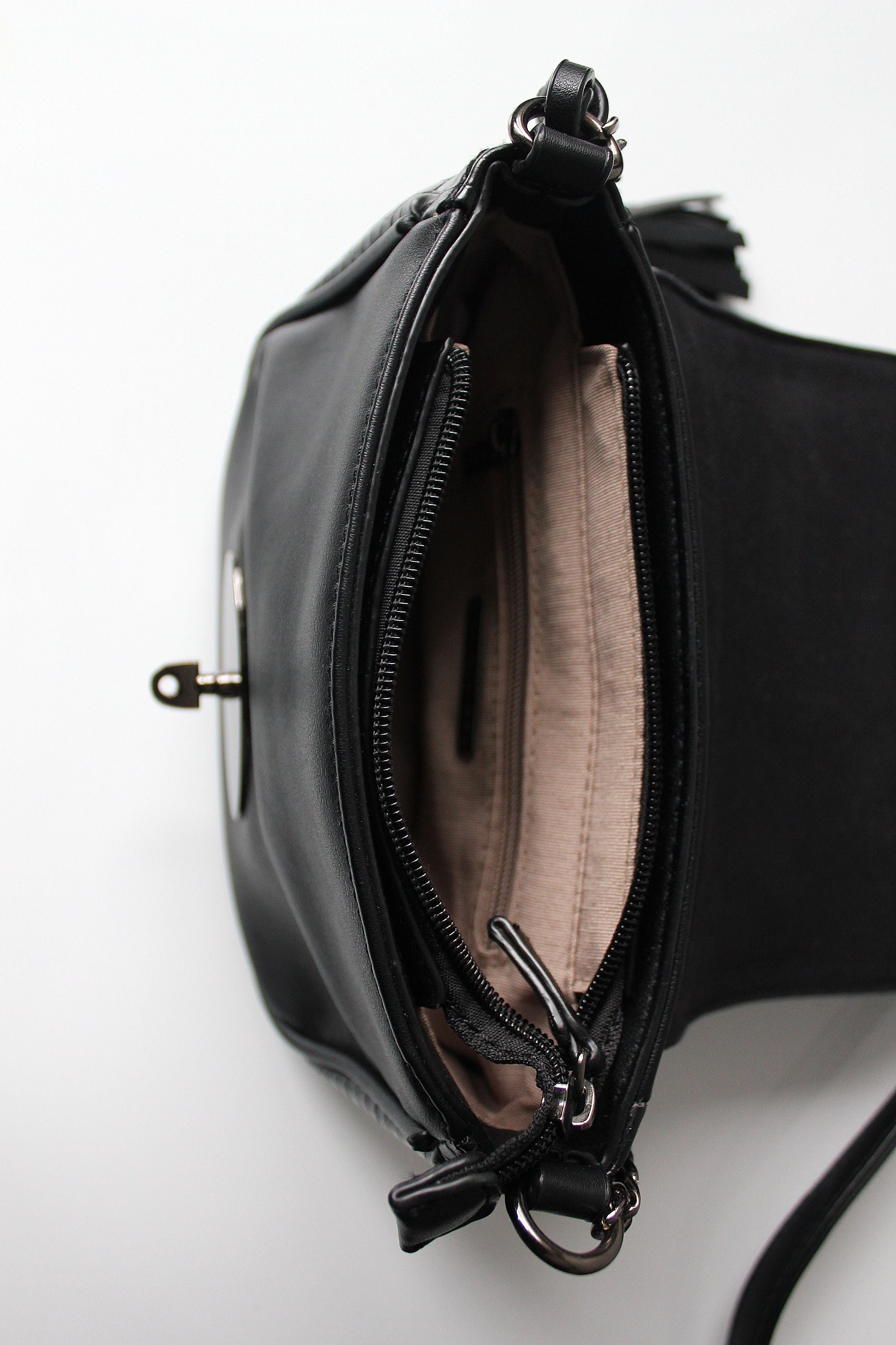 David Jones (6705-1A) Bucket Shoulder/Crossbody Handbag - Black