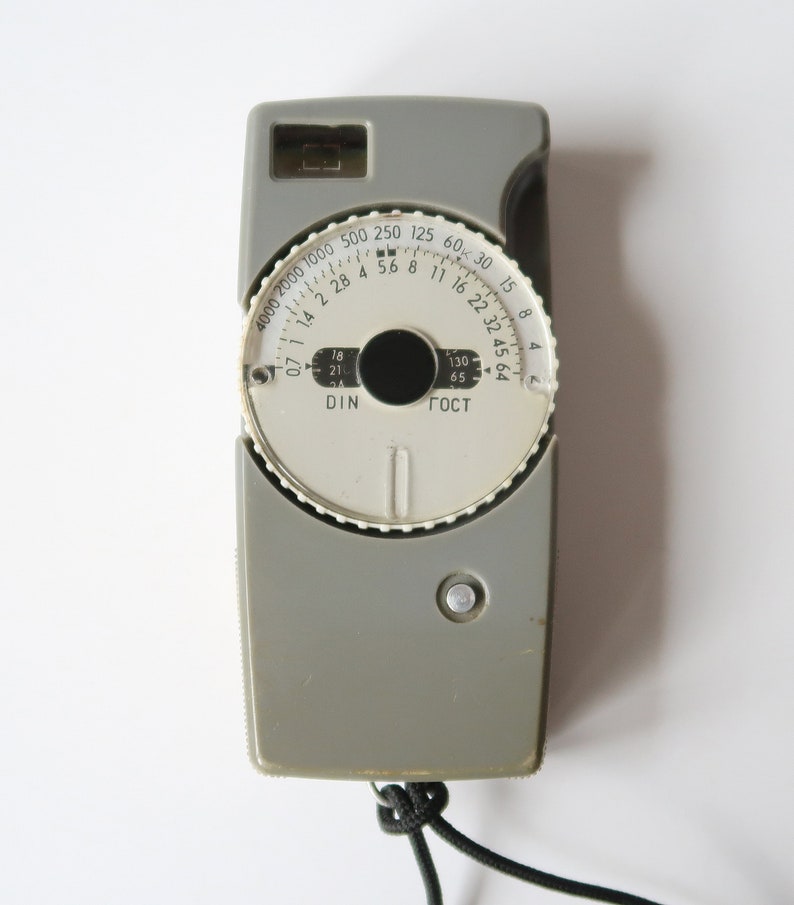 Sverdlovsk 2 Vintage Retro Exposure Meter Light Meter with Leather Case Made in USSR 1970s image 3