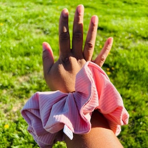 XXL Pink scrunchie