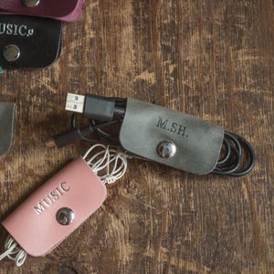 Leather Cable Holder, Personalized Earphone Organizer, Custom Headphone Case, Cord Keeper, Cable Organizer, Cord Ties, Travel Cord Wrap
