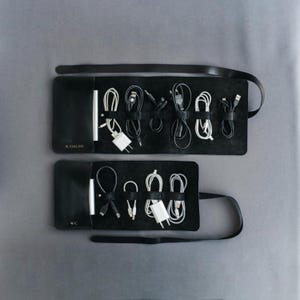 レザーケーブルオーガナイザー（パーソナライズ）、カスタムコードロール、旅行用充電器収納、ガジェット＆イヤホンケース