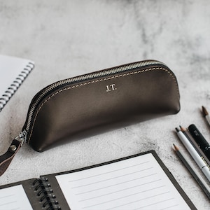Aangepaste etui, leren pennenzakje, kwast opberger met rits, gepersonaliseerde gereedschapsopberger, schoolbenodigdheden, make-uptas, kunstenaarscadeau