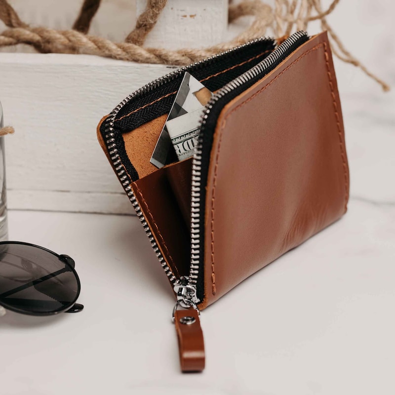 FR 587244 Half-size Zipper Wallet