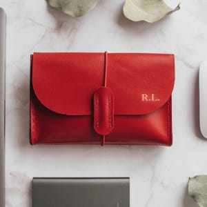 Organizzatore per cavi rosso, fascette personalizzate, custodia per auricolari, custodia in pelle per caricabatterie, portacavi personalizzato per lei, custodia per mouse, custodia per auricolari