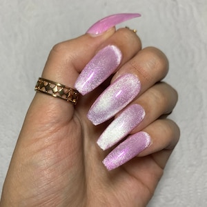 Cat Eye Press on Nails Pink Trendy Nails Reusable Color Changing Nail Pastel Pink with Silver Glitter Aura Nail Iridescent Cute Gift for her