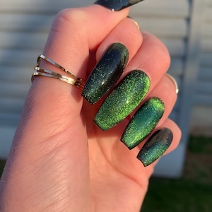 Green Cat Eye Press on Nails Coffin Long Color Changing Neon Glitter Fake Magnetic Nail Black Custom Design Nail Polish Set Glue On Reusable image 1