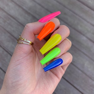 Pride Press On Nails Neon Rainbow Fake Nail Coffin Extra Long Length Short Medium Solid Fake Nail Summer Vacation Design Nail Art Woman Gift image 1