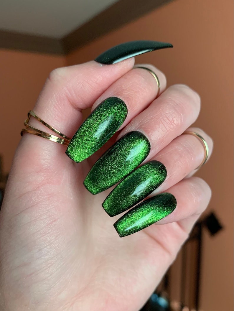 Green Cat Eye Press on Nails Coffin Long Color Changing Neon Glitter Fake Magnetic Nail Black Custom Design Nail Polish Set Glue On Reusable image 2