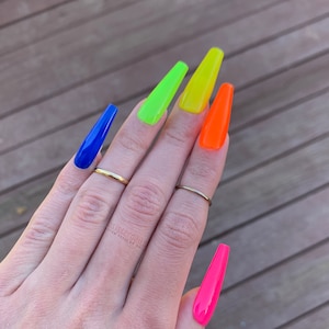 Pride Press On Nails Neon Rainbow Fake Nail Coffin Extra Long Length Short Medium Solid Fake Nail Summer Vacation Design Nail Art Woman Gift image 4