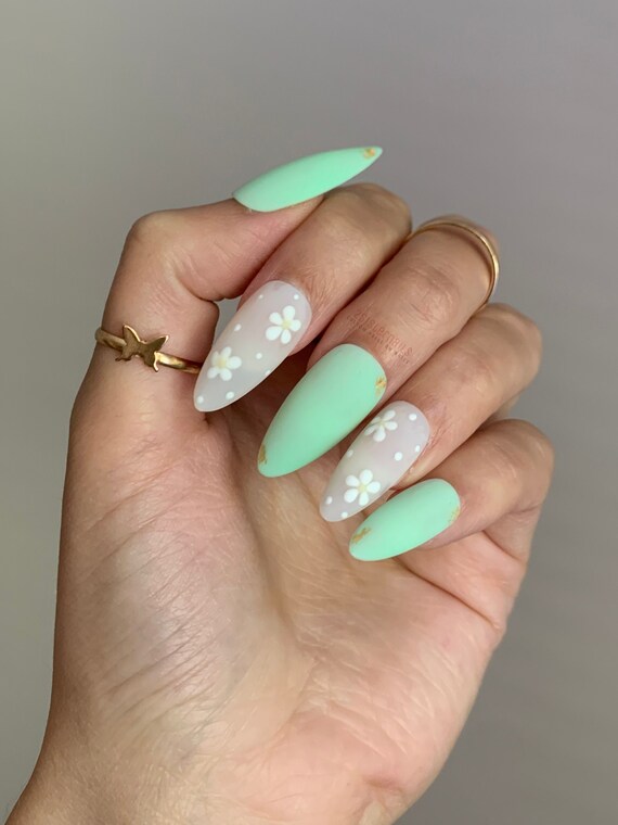 Light Green Nails Daisy Flowers Nails Pastel Floral Design Etsy