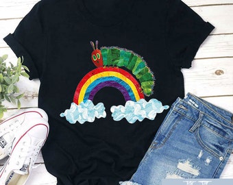 Camiseta unisex de La oruga muy hambrienta con diseño de arcoíris para profesores, camiseta de oruga, camiseta de la oruga hambrienta, camiseta "Sé amable", regalo de vuelta al cole
