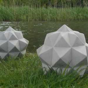 Geometric Garden Sphere~Contemporary Design