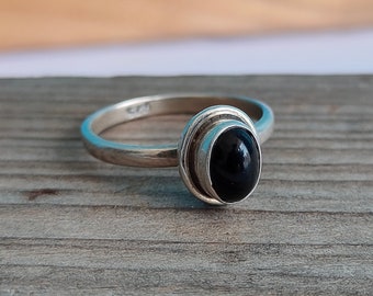 minimalist black onex ring# summer jewelry# summer gift# trendy jewelry# beach jewelry# gift for her#silver ring# etsy best ring# party ring