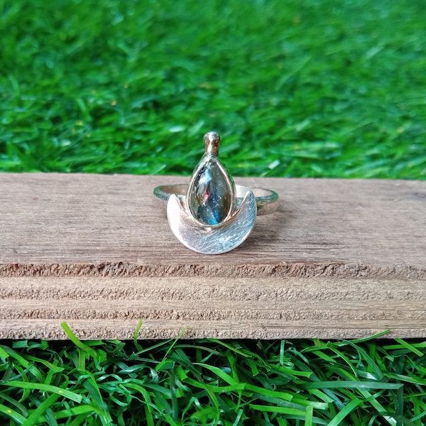 Labradorite Moon Boho Statement Ring - Labradorite  Silver Ring - Hand Crafted Bohemian Ring- Bohemian Ring - Sizable Ring - Gifts for her