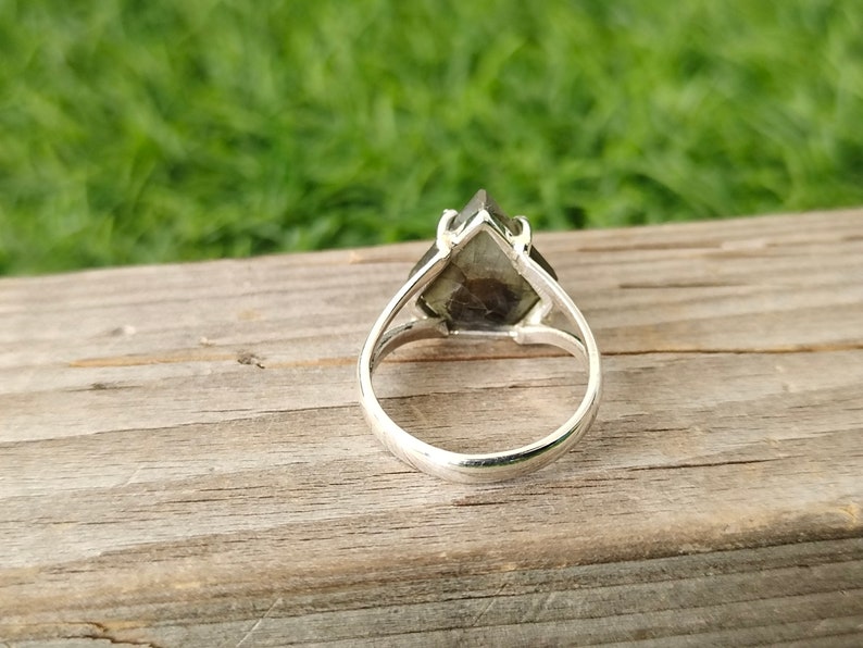 Labradorite Diamond Summer jewelry Labradorite Hand Crafted Diamond Shape Ring Bohemian Labradorite Ring minimalist summer gift zdjęcie 6