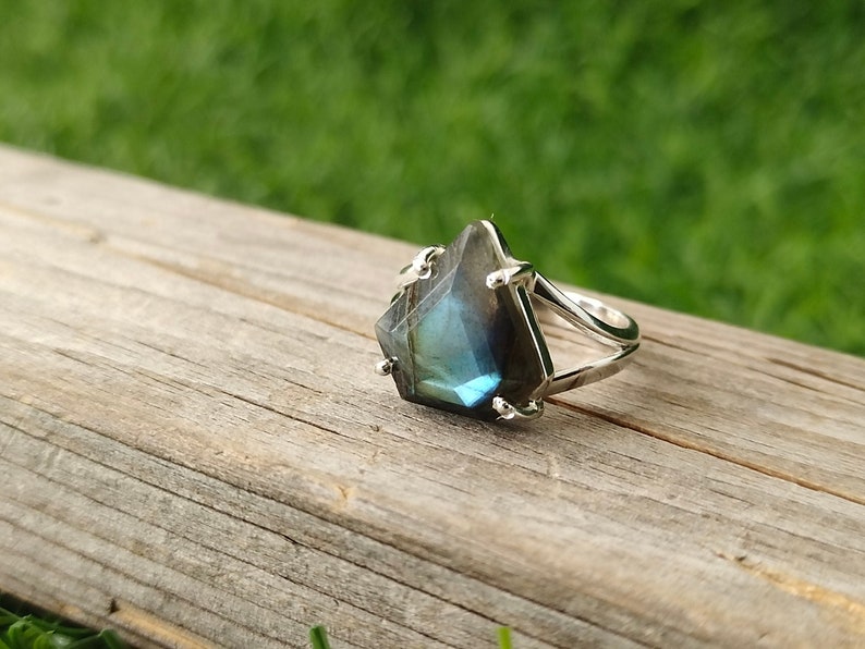 Labradorite Diamond Summer jewelry Labradorite Hand Crafted Diamond Shape Ring Bohemian Labradorite Ring minimalist summer gift image 1