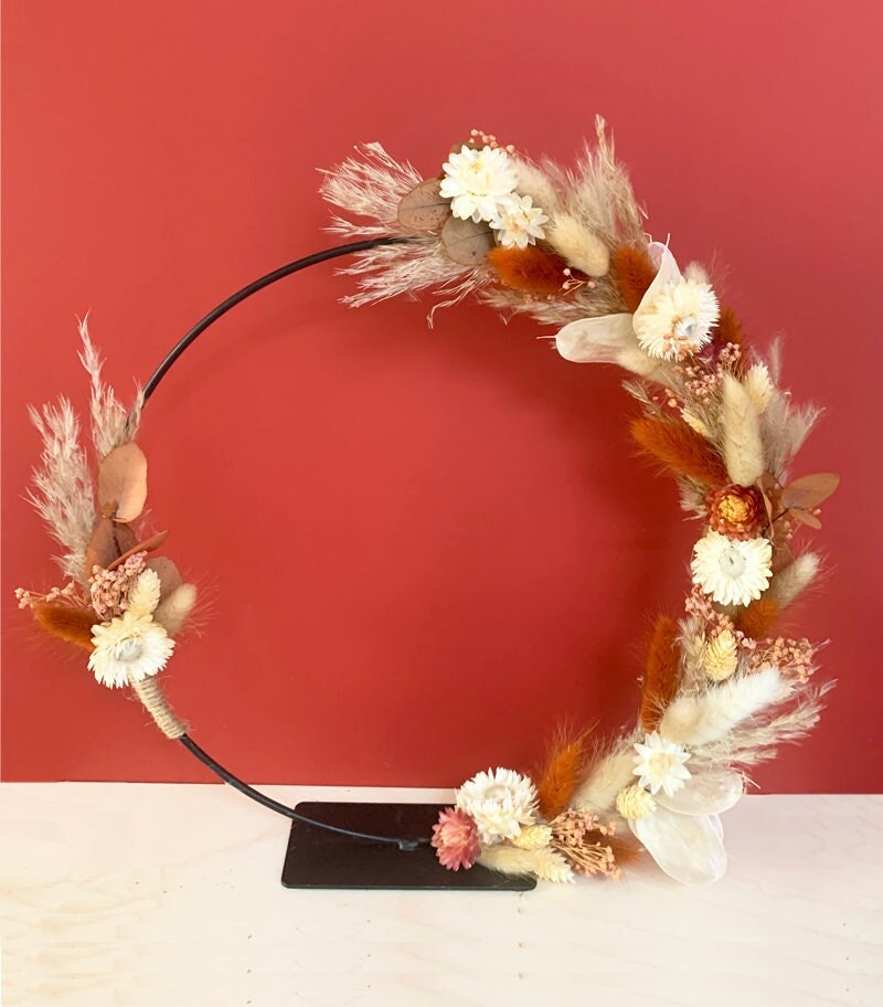 Couronne de Fleurs Séchées avec Pied Lucie - Décoration à Poser