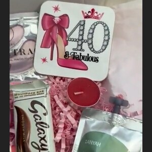 Caja de regalo personalizada para damas por su 40 cumpleaños, regalo fabuloso para ella, regalo para mamá, regalo para su mejor amiga. imagen 6