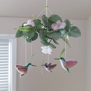 Hummingbird mobile Tropical bird mobile nursery Nature baby mobile girl Grenery crib mobile floral Garden mobile forest Woodland decor