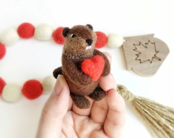 Needle Felted Woodland Animals, Needle Felted Beaver Gifts, Nature Table Beaver Figurine, Needle Felted Animal, Felt Canada Day Gift