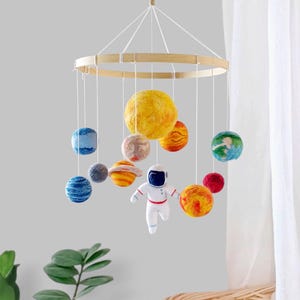 Solar system mobile crib Felt planets mobile nursery Astronaut mobile baby boy Outer space mobile baby Spaceman galaxy mobile hanging decor