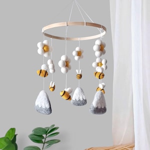 Bumble bee mobile Bee baby mobile girl Daisy mobile crib Mountain flower mobile nursery Floral crib mobile Woodland bee baby shower gift