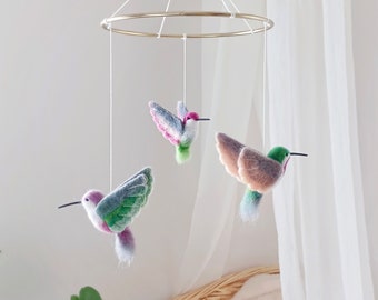 Hummingbird mobile Flying bird baby mobile neutral Woodland nursery mobile birds crib mobile girl Garden nature forest baby shower gift