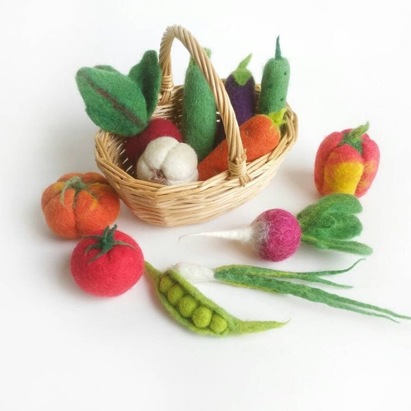 Needle Felted Vegetables Set of 12, Pretend Play Food Kitchen, Felt Vegetable Garden, Farmer Market Baby Gift