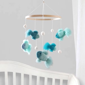 Ocean baby mobile boy Felt fish crib mobile Under the sea nursery decor Gender neutral baby shower gift Sea life mobile Mint Turquoise Blue