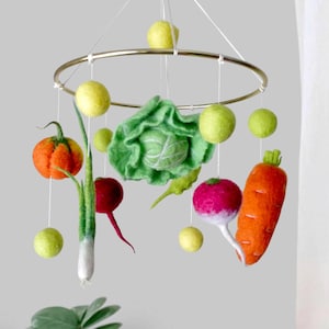 Needle felted veggie mobile hanging Vegetables nursery mobile Greenery baby mobile Felt pretend food crib mobile Wool eco baby gift