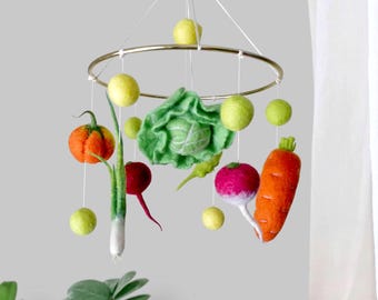 Needle felted veggie mobile hanging Vegetables nursery mobile Greenery baby mobile Felt pretend food crib mobile Wool eco baby gift