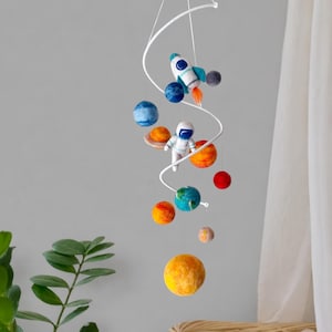 Solar system mobile nursery Outer space mobile crib Felt planets mobile baby boy Astronaut mobile hanging Galaxy mobile neutral ceiling