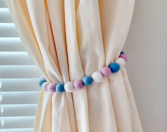 Meisje gordijn stropdas ruggen Blauw Roze gordijn holdback Kids kinderkamer gordijn tiebacks Vilt bal gordijn banden Wol kralen gordijn houder