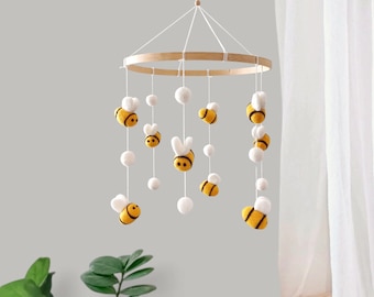 Bee mobile Bumble bee baby mobile Felt bee crib mobile Honey bee nursery decor