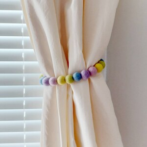 Fermatenda per tende cameretta dei bambini Fermatenda per tende arcobaleno Fermatenda per tende per ragazza Cravatte Pom Pom con perline Porta tendaggi in feltro
