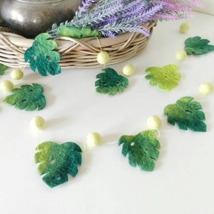 Monster leaf garland nursery Tropical garland décor Jungle garland felt Greenery garland Jungle baby shower Tropical nursery décor Palm
