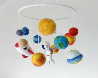 Solar system mobile crib Felt planets mobile nursery Astronaut mobile baby boy Space mobile kids Spaceman galaxy mobile hanging decor UFO