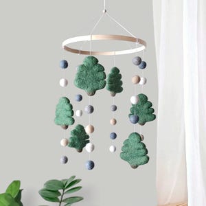 Woodland mobile crib Woodland baby mobile boy Felt ball forest mobile Nursery decor – Nature baby mobile neutral Pine tree cot mobile Scandi