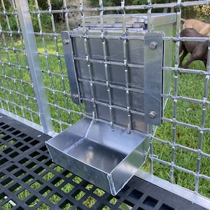 Automatic dog Feeder