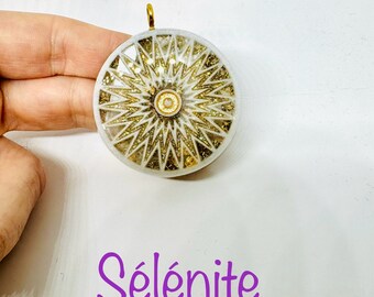 Selenite -symbole soleil - (effet diamant  lustré) ouvre et recharge tous les chakras -