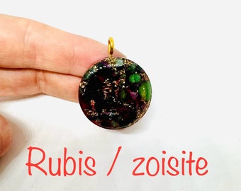 Rubis sur Zoiste  -ouvre et remplit votre cœur d’amour et  le plaisir du moment présent .