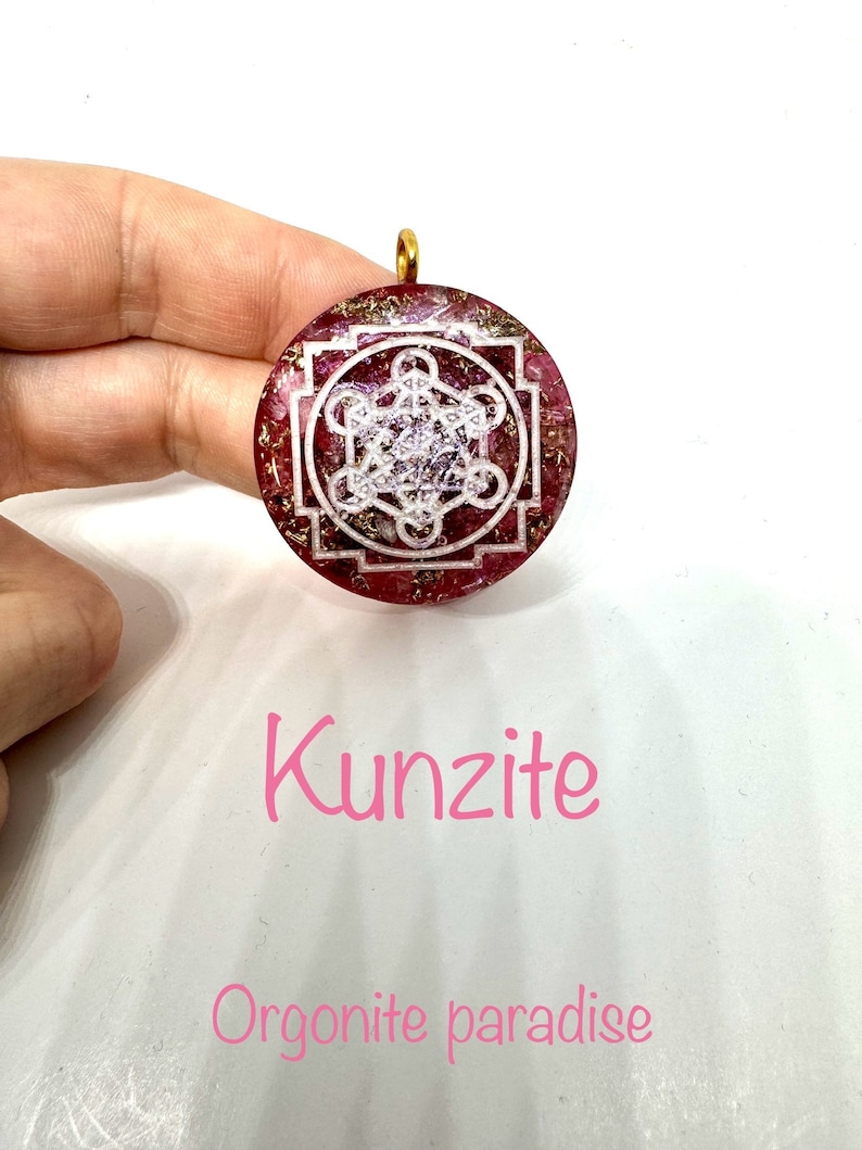 Kunzite haute qualité symbole metatron 4cm effet diamant lustré aide au dépendance et joie de vivre image 1