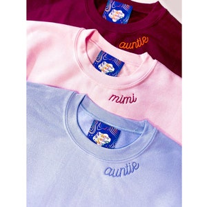 Personalized Embroidered Sweatshirt with Collar Lettering , Monogram Cursive Name Neckline , Custom Embroidered Neckline Sweatshirt Pullover