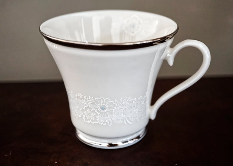 Gorham Chantilly Lace Dishware - Thumbnail 3