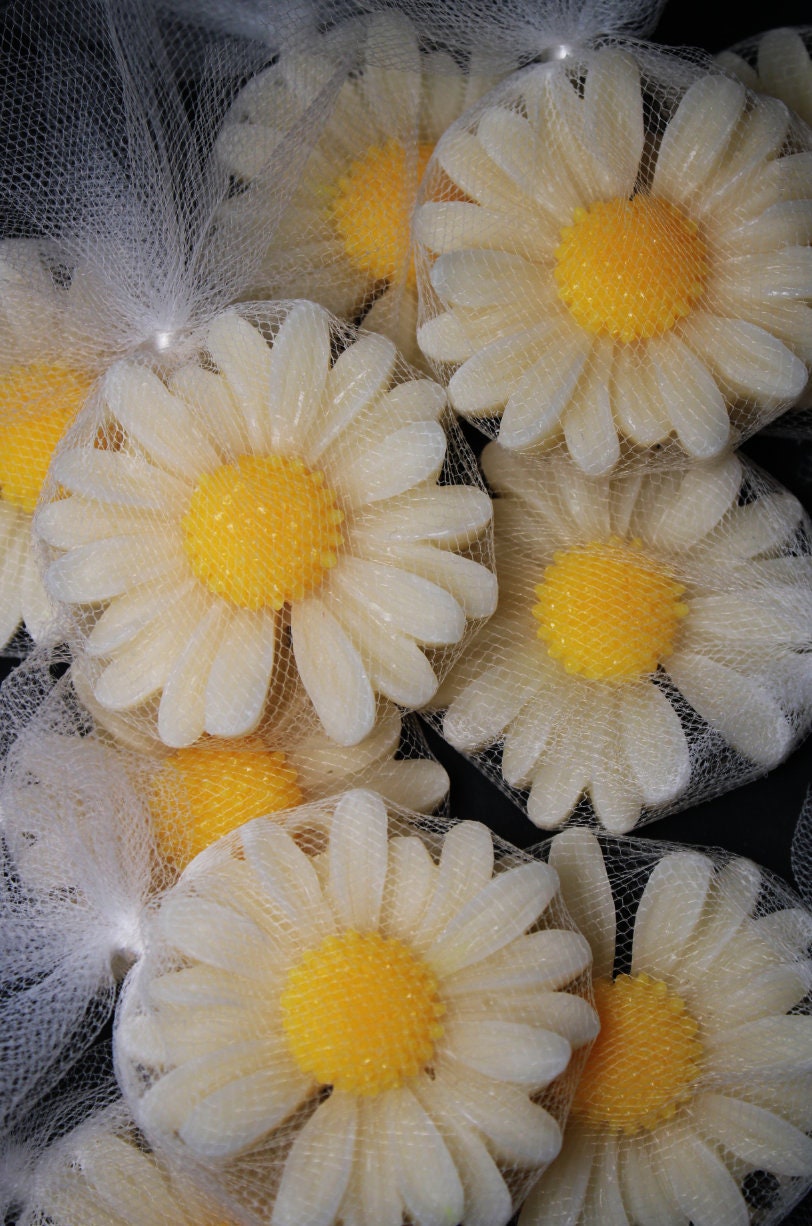 Personalized Daisy Soy Wax Sachet: Floral Wedding Favor Gift - Etsy